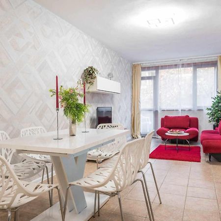 Red Velvet Apartment Varna Exteriör bild