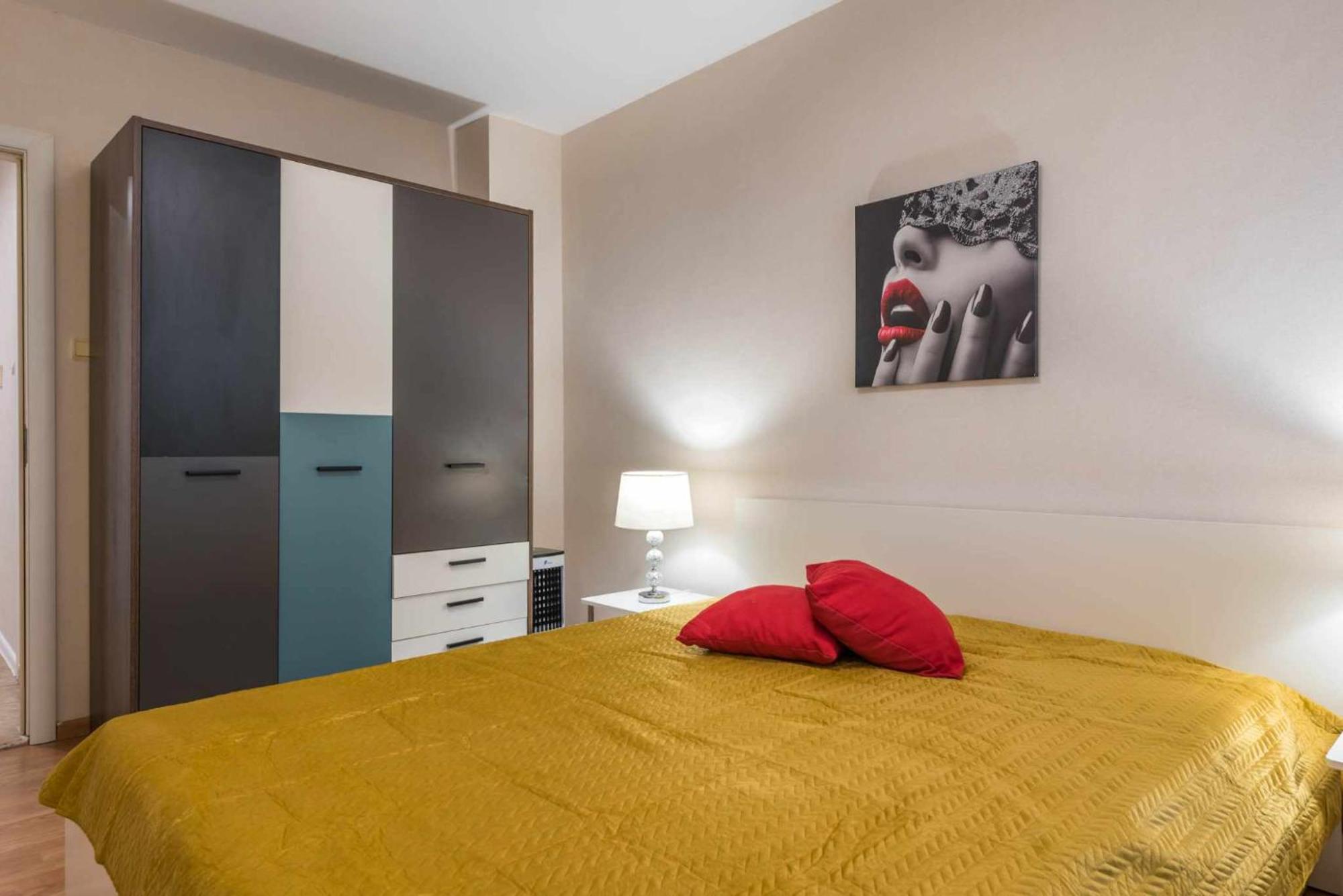 Red Velvet Apartment Varna Exteriör bild