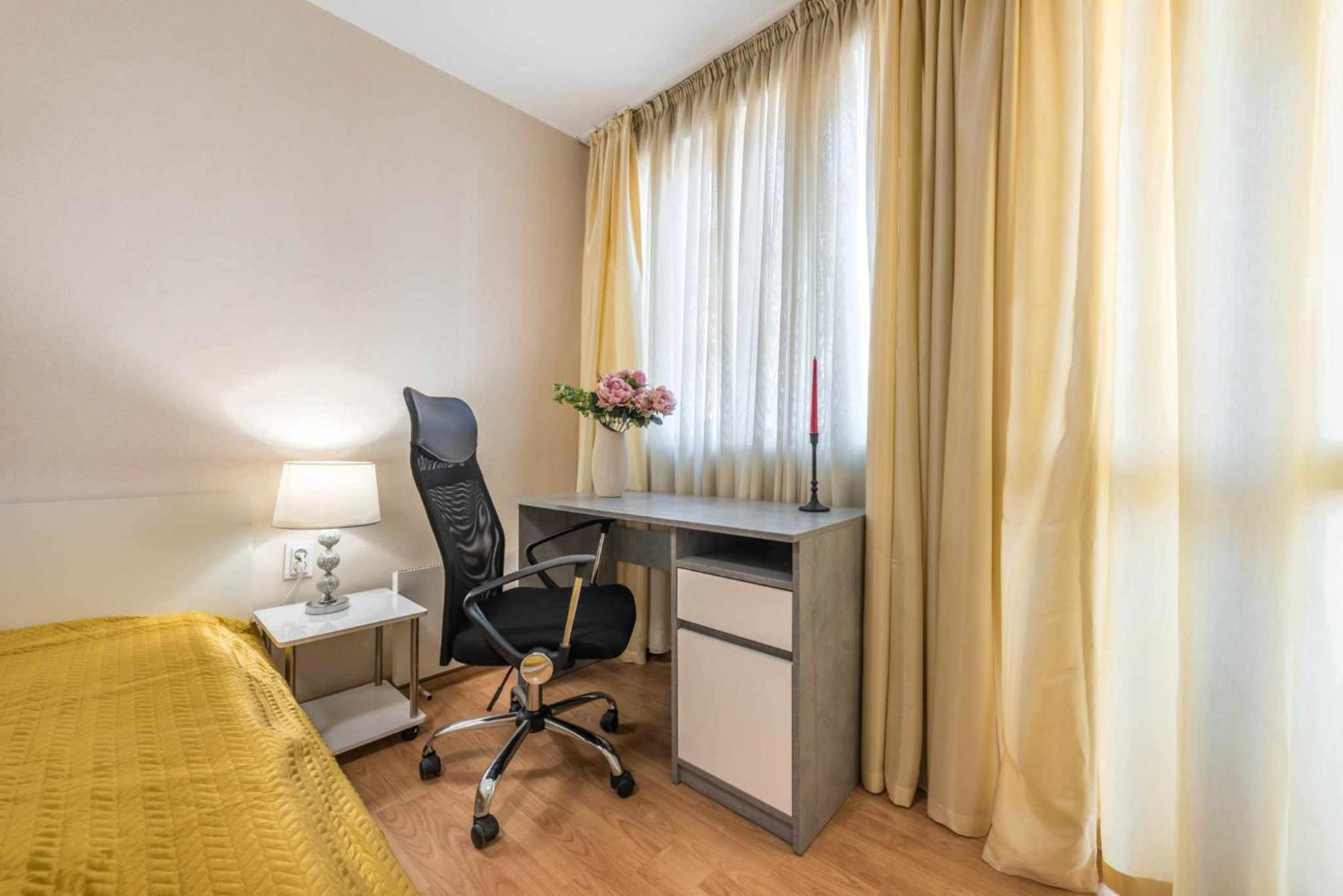 Red Velvet Apartment Varna Exteriör bild