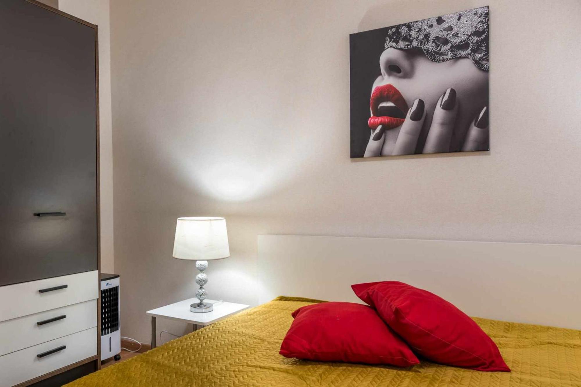 Red Velvet Apartment Varna Exteriör bild