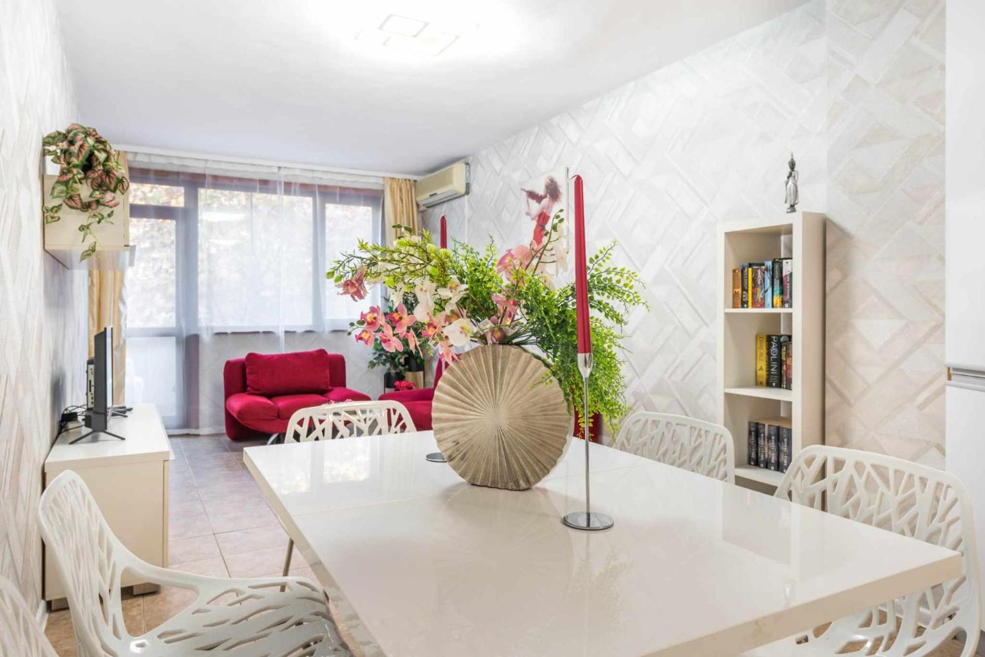 Red Velvet Apartment Varna Exteriör bild